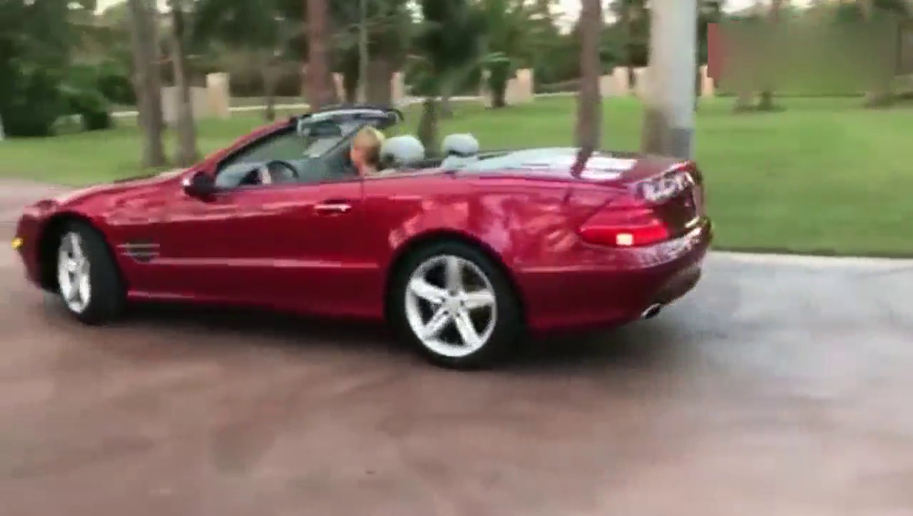 10几年前的敞篷奔驰跑车,按下变形按钮才知道有多霸气