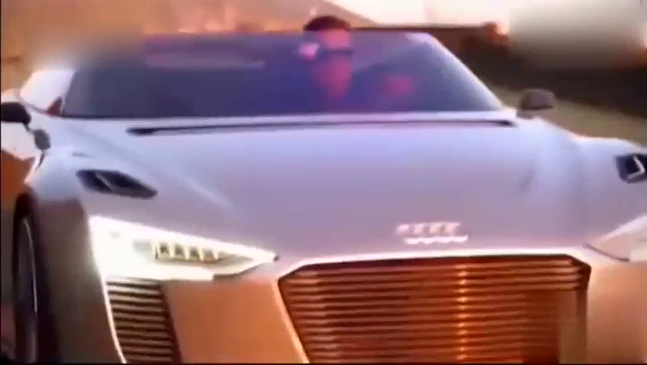 1000万奥迪跑车，要不是看了视频，没几个人能找到油箱盖