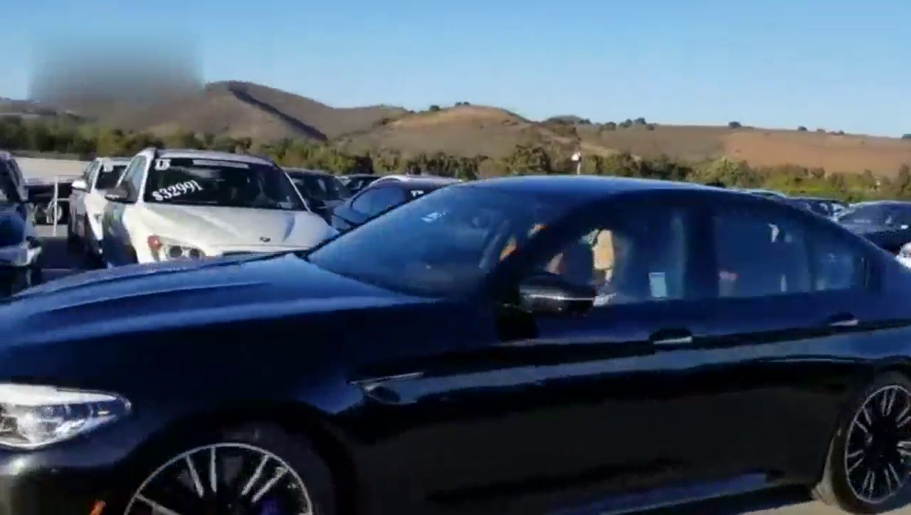 150万的宝马跑车，太霸气了，贫穷限制了我的想象！