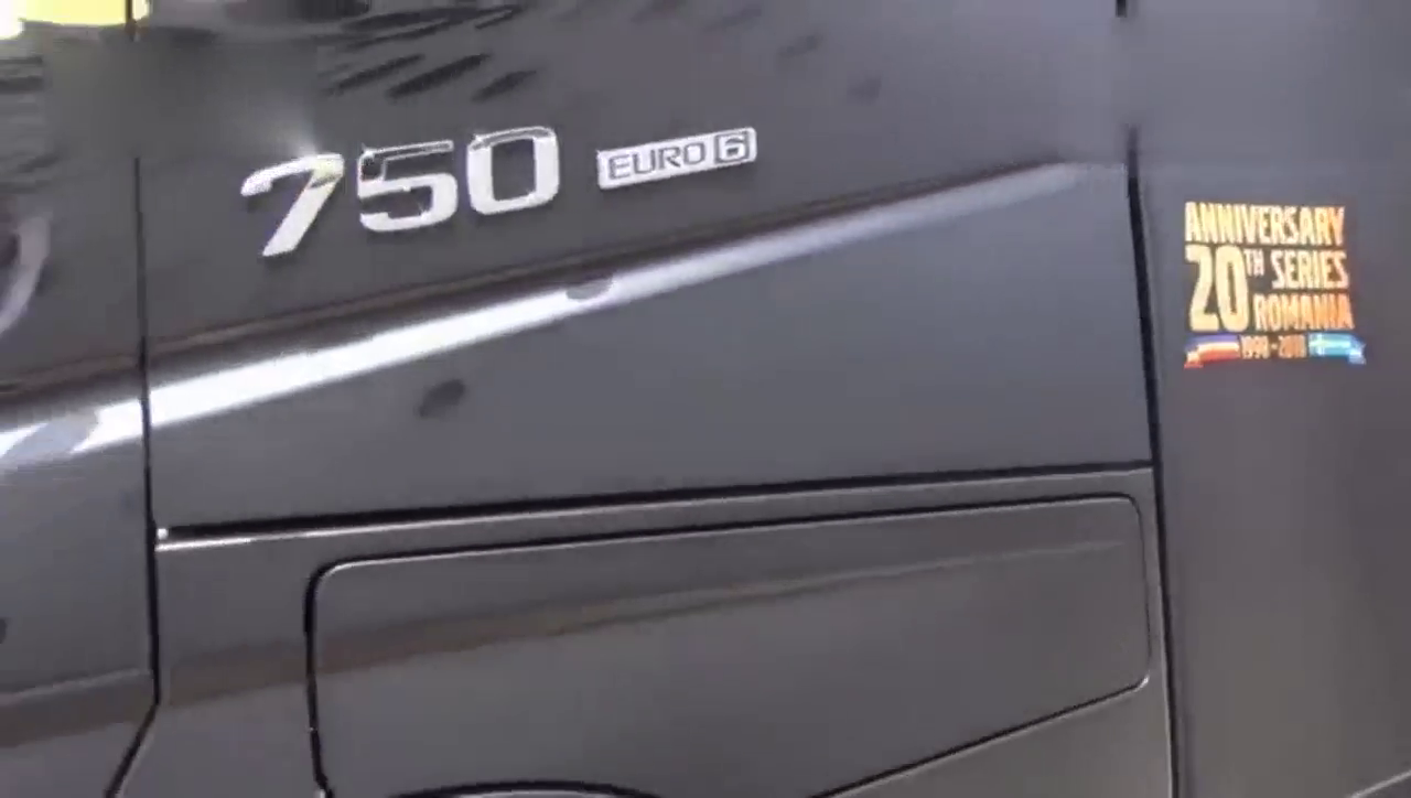 120万的沃尔沃卡车，坐进驾驶室，才明白什么叫做人性化！