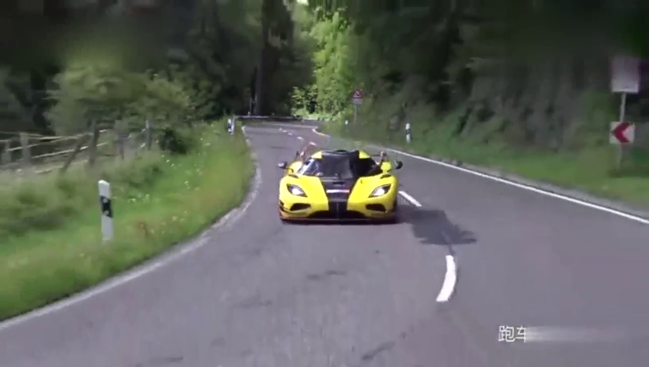 人家的跑车聚会！世界三大神车来了2台，还有一台更牛！
