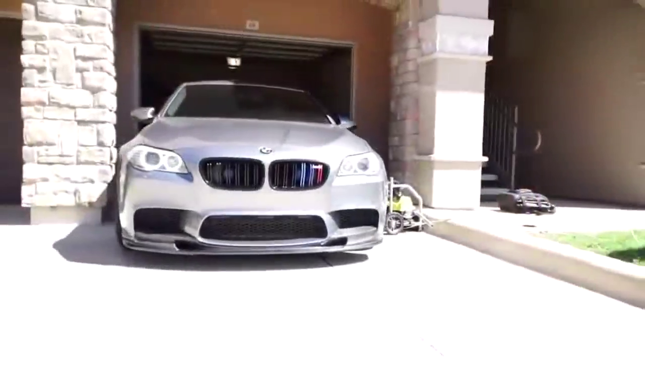 实拍清洗一辆宝马跑车，看完整个人都舒服了！