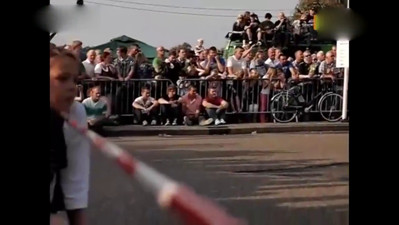 给卡车安装上飞机喷射引擎 超夸张