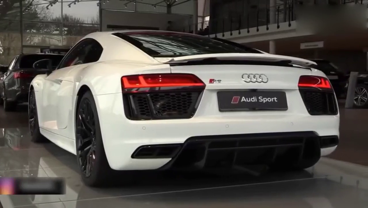 2018款奥迪R8跑车，坐进车内，瞬间觉得值了！