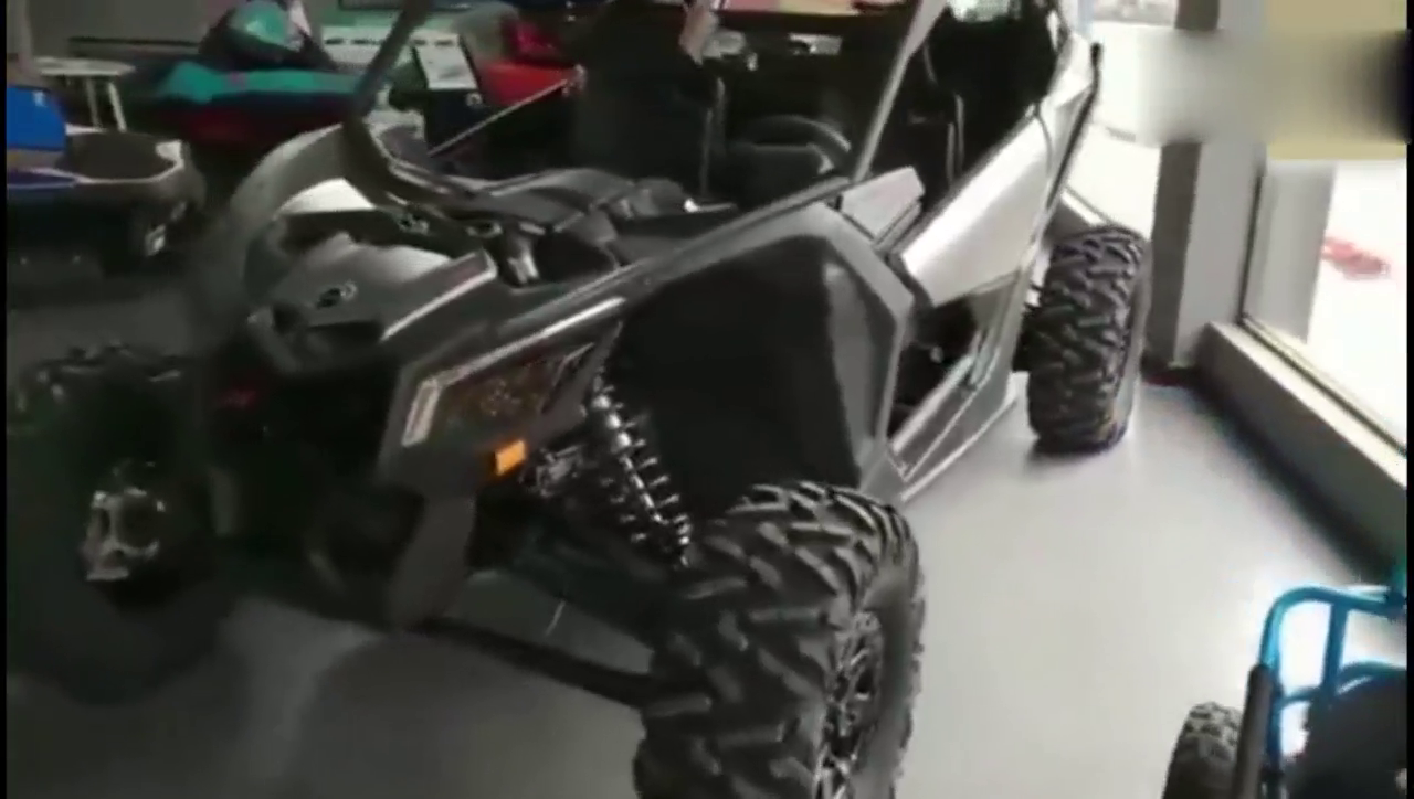 我要和ken block警长去追捕V8跑车