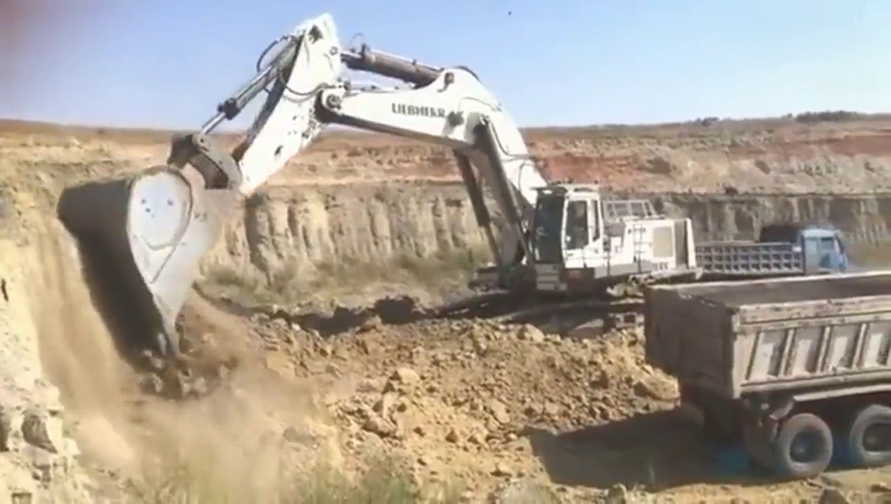 长见识了,装满这样的一辆大卡车你猜要几斗好厉害