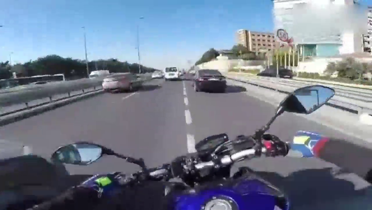 雅马哈 mt09 喜欢的老铁双击评论一下 感谢支持，每天持续更新