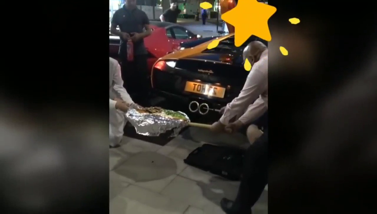 外国人真会玩，竟然用跑车尾气烧烤，真想知道啥味道