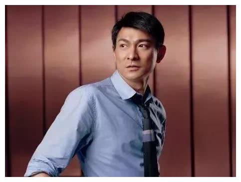 这些富养的星二代，年纪小小却已穿遍大牌，最后一位拥有8亿豪宅