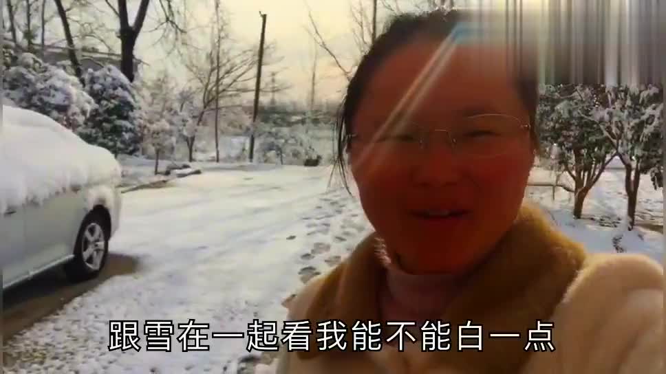 下雪啦四妹想堆个大雪人,外甥女太有才了堆出3个超级可爱雪人