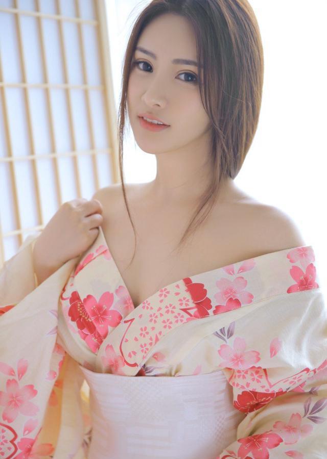 美女图集:身材好皮肤白的女神,时髦性感的穿着,将魅力