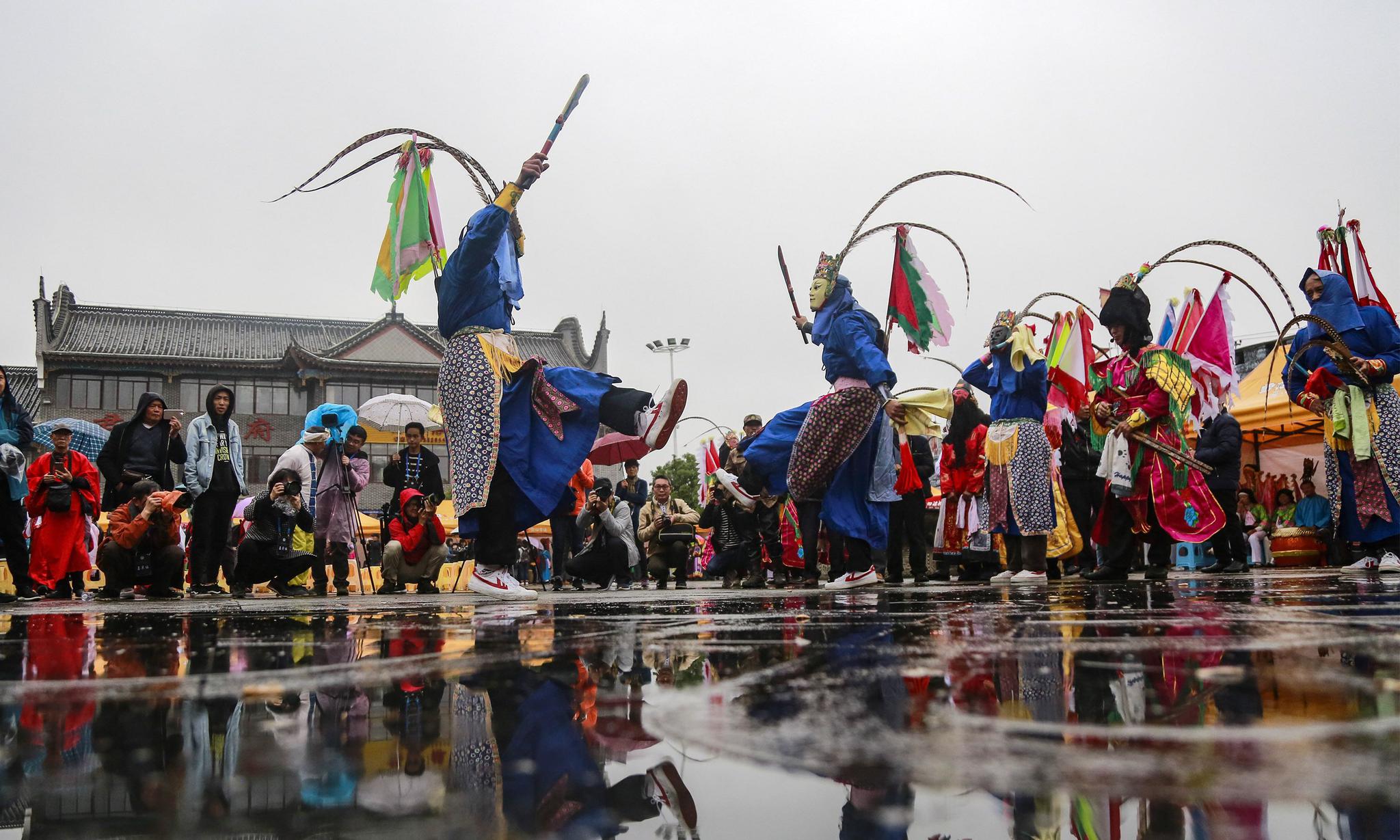 实拍中国戏剧活化石:贵州安顺独有的屯堡地戏