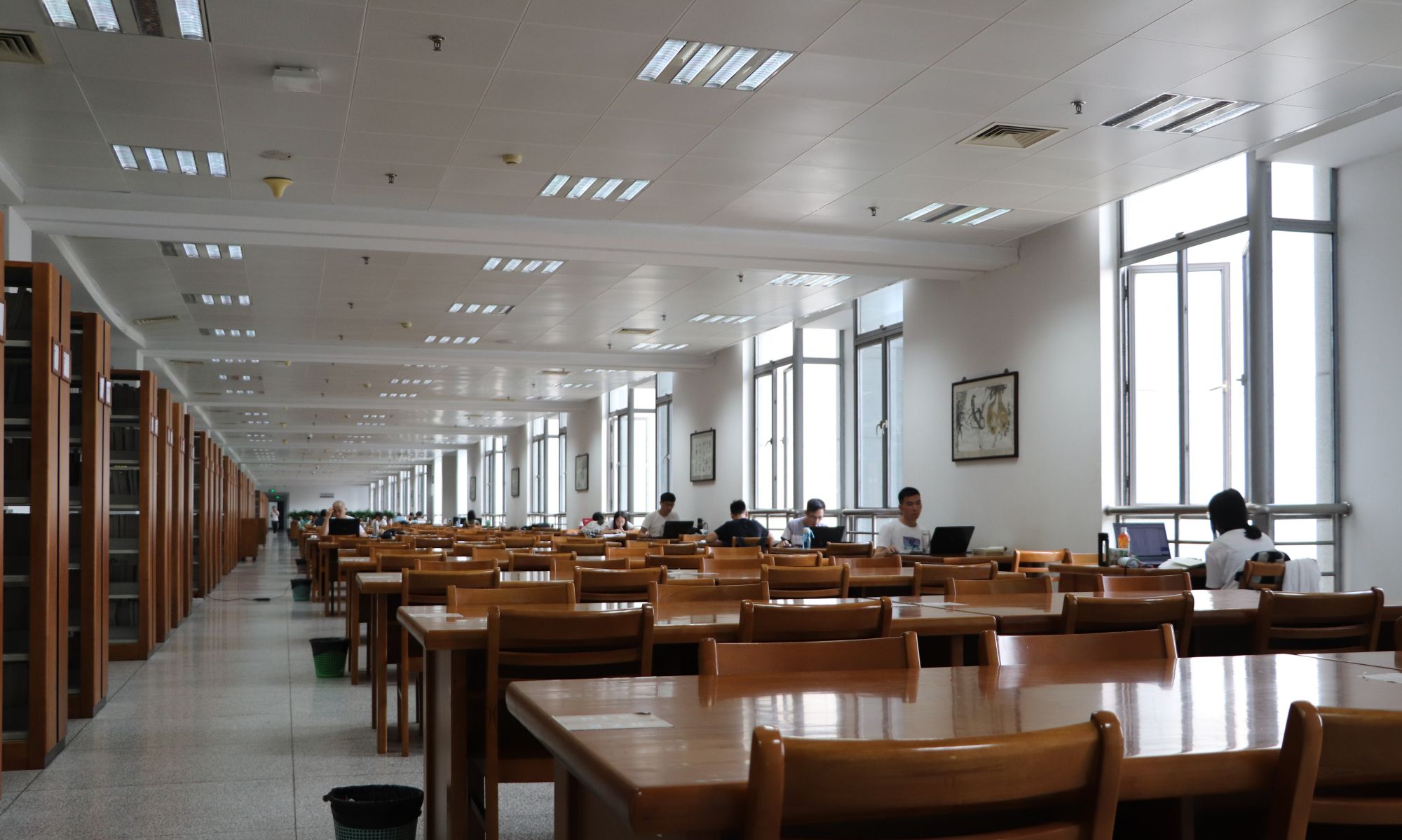 东大人的书房——李文正图书馆