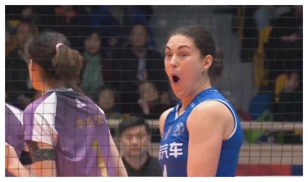 朱婷+李盈莹狂砍40分！夺冠大热主场拔头筹，北京众攻手集体哑火