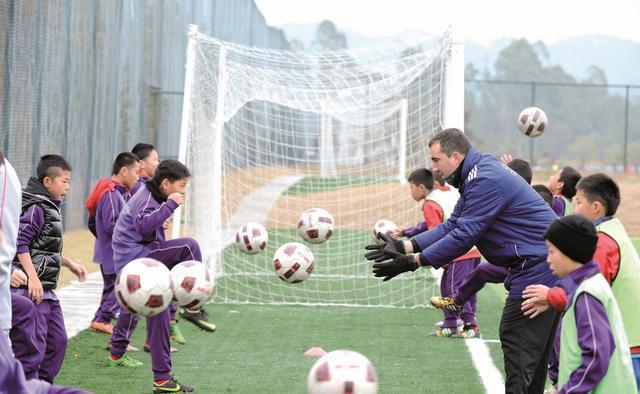 青训打造中国足球人才库 优异成绩获许家印点