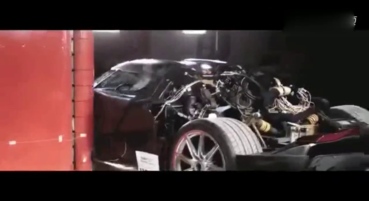 世界上最烧钱的实验！超级跑车柯尼塞格Regera的碰撞测试！