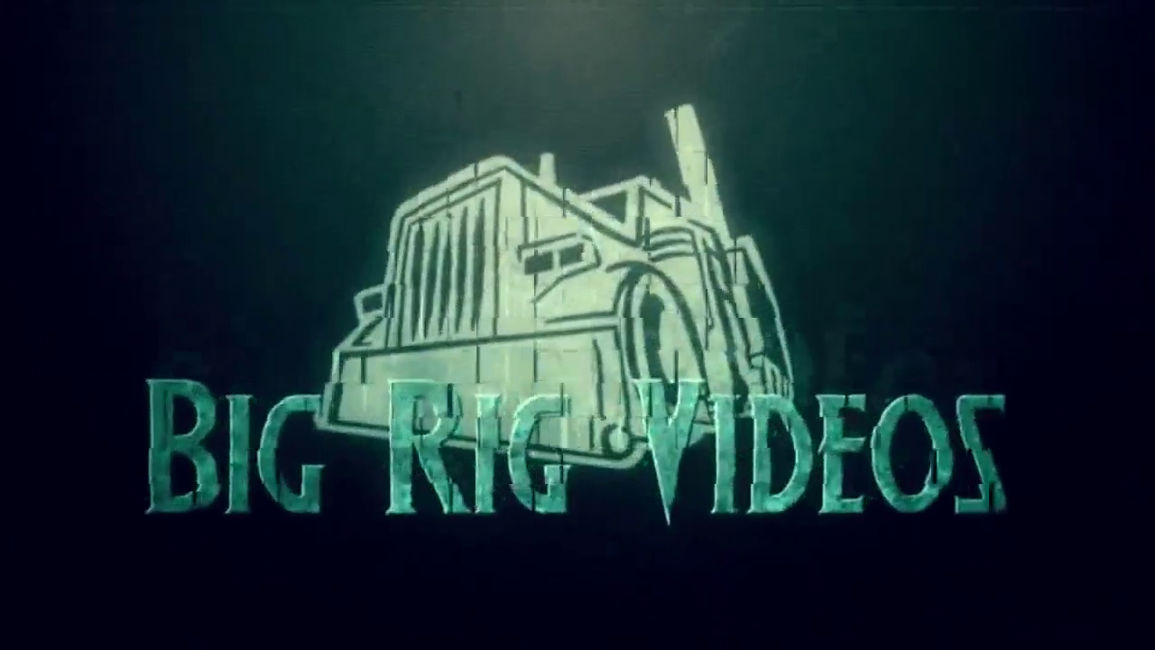 改装文化浓郁 夜晚实拍美式大卡车聚会