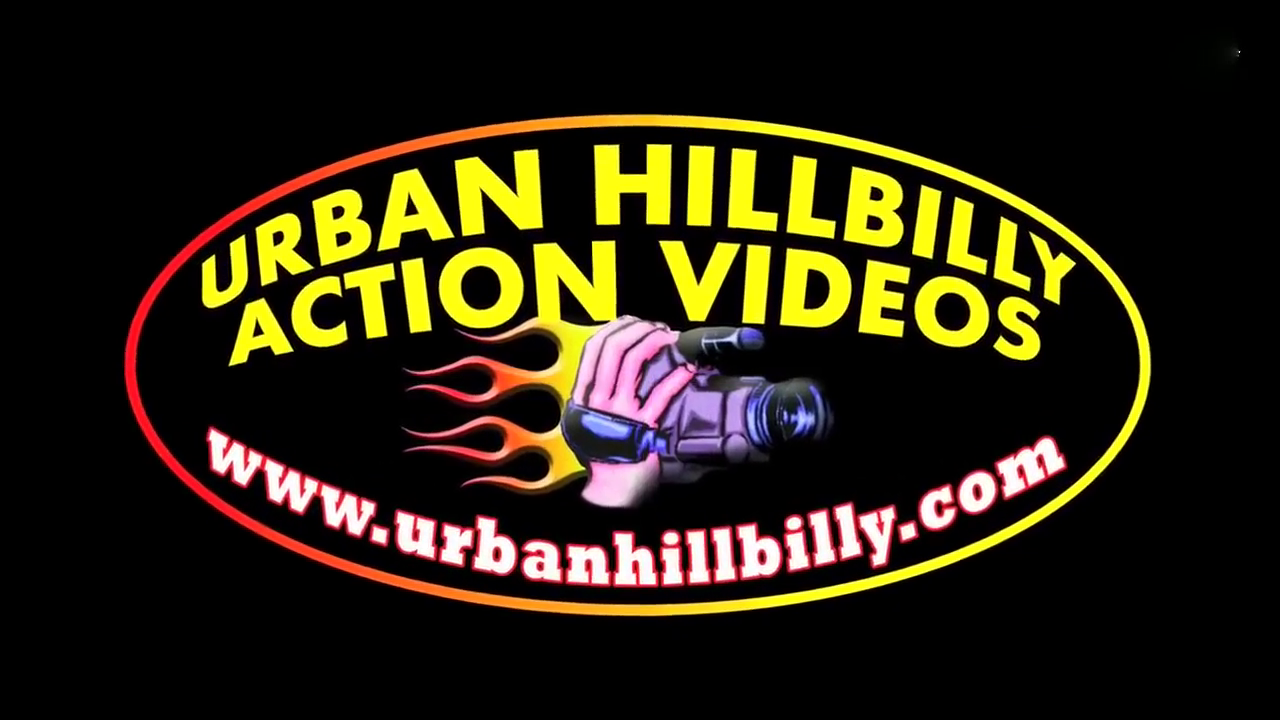 hold不住它了 改装车玩竞速失控撞护栏