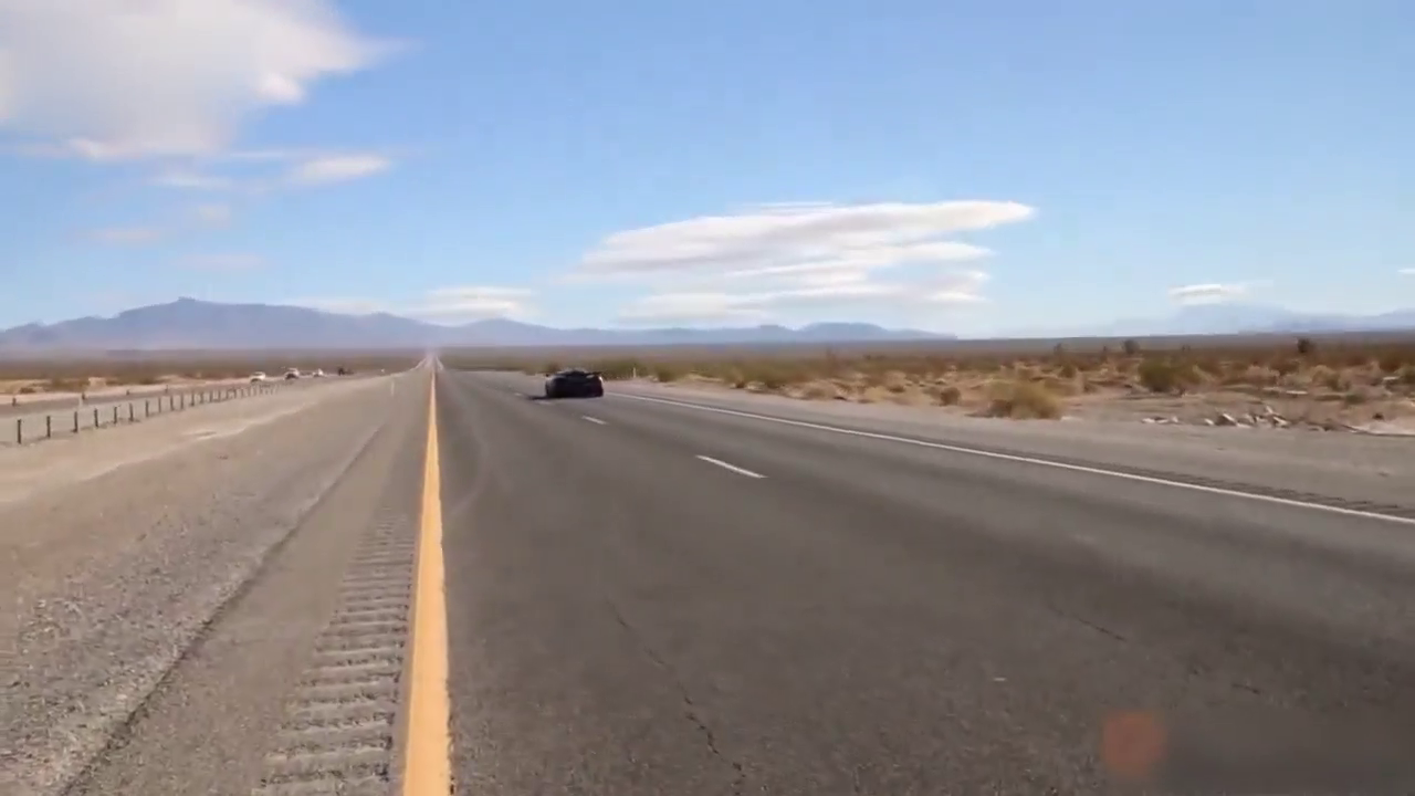 打破布加迪的最快纪录，打开引擎盖那一刻，才知道什么叫超级跑车