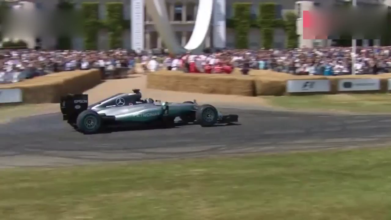 F1世界冠军漂移！罗斯伯格驾驶奔驰F1赛车古德伍德速度节漂移