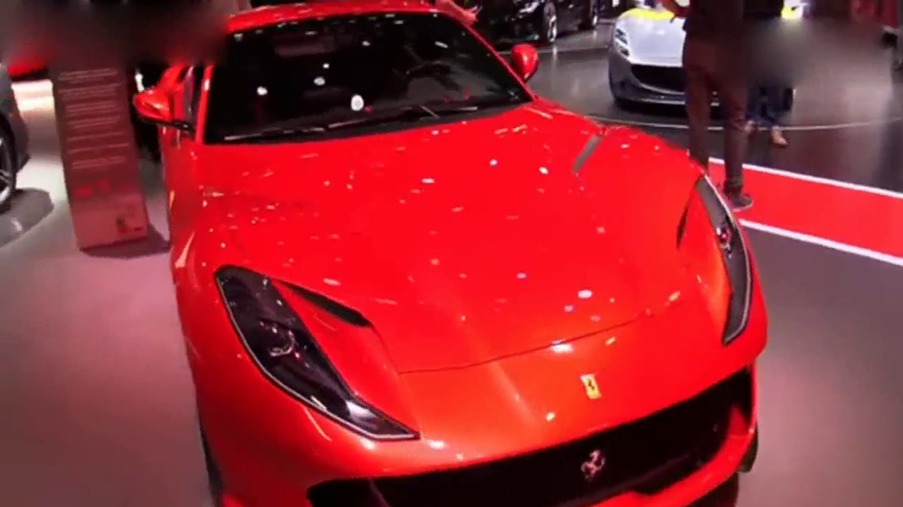 女友让买这款法拉利跑车送给她，大家说怎么办啊