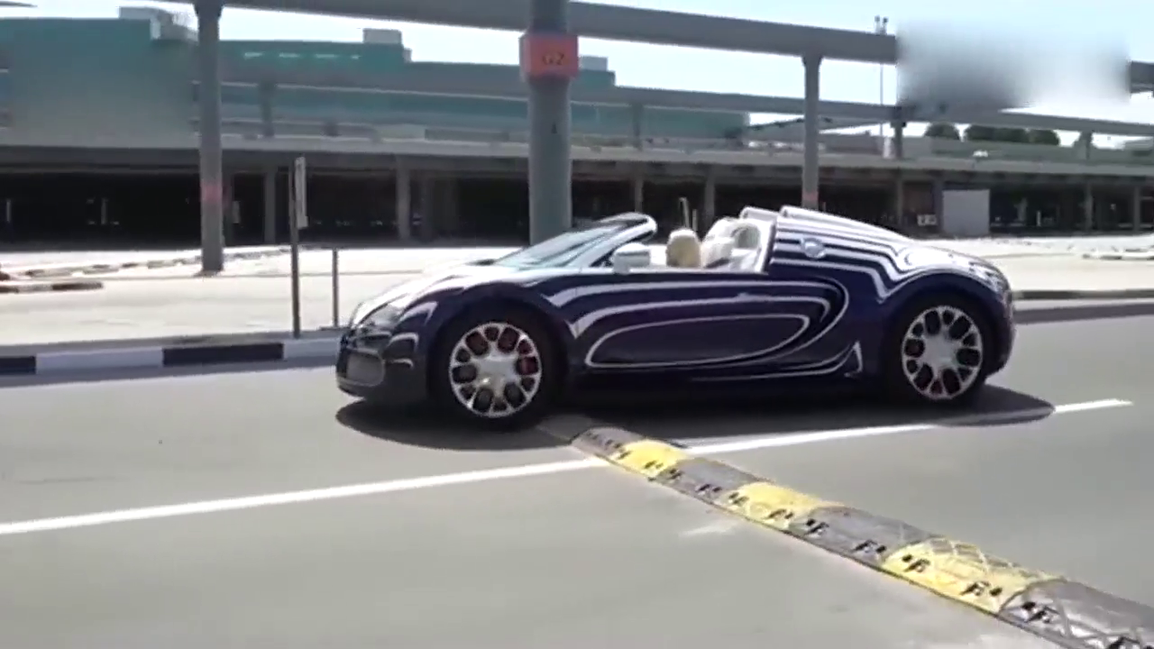 布加迪跑车都是怎么过减速带的，第一次见这么霸气的过法！