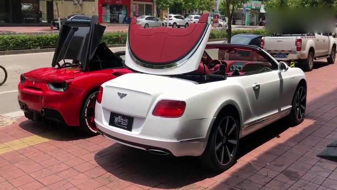 两辆敞篷跑车，比赛看谁“变身”速度快，太帅了！