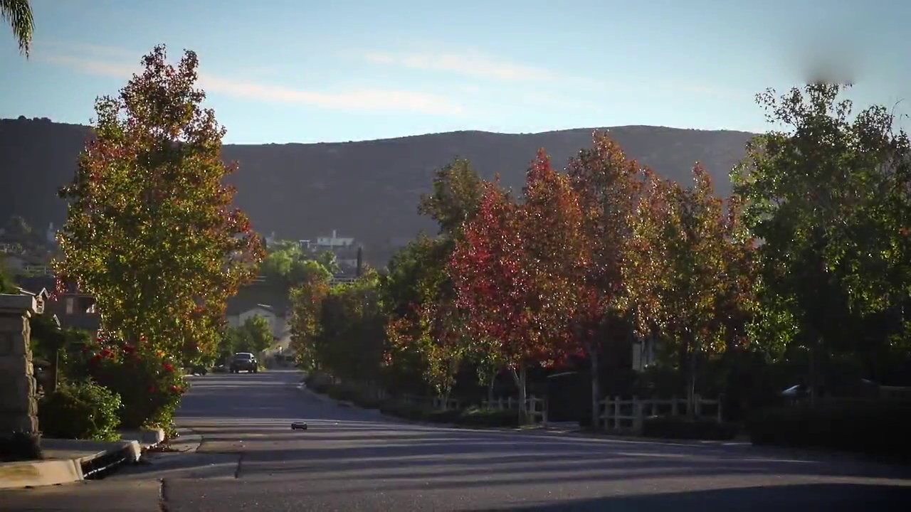 世界上跑得最快的超级跑车 Traxxas XO-1穿越峡谷