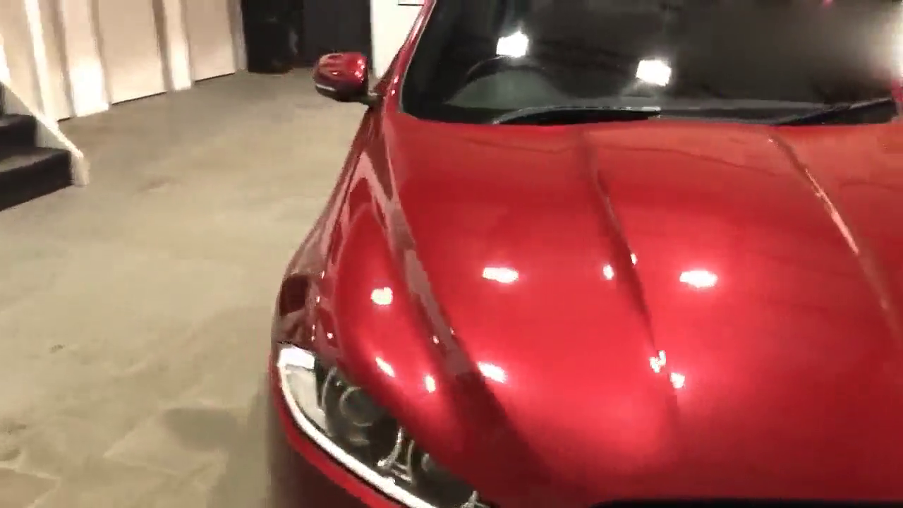 旅行车也可以这么动感漂亮，实拍捷豹XF旅行版