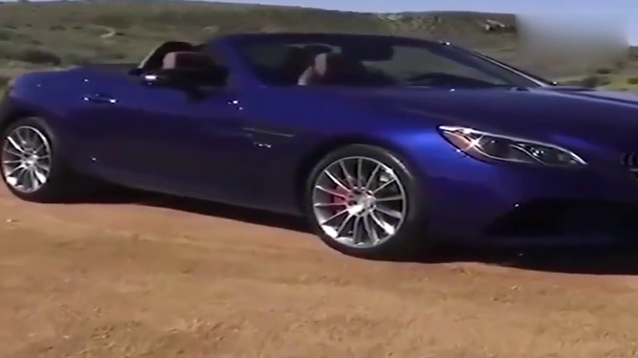 价值300万的奔驰敞篷跑车，光看外观就觉得值了！