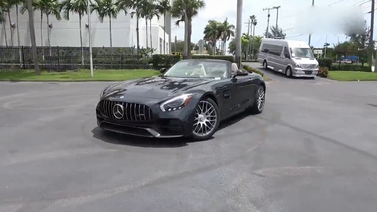 200万你会买它吗？奔驰AMG GT跑车，敞篷打开方式比较特殊