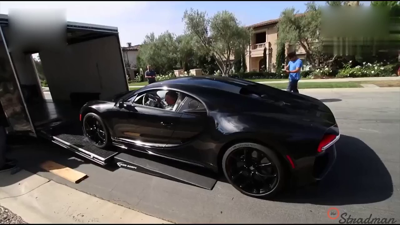 买5000万布加迪跑车，送了一个配件，装上以后太霸气了