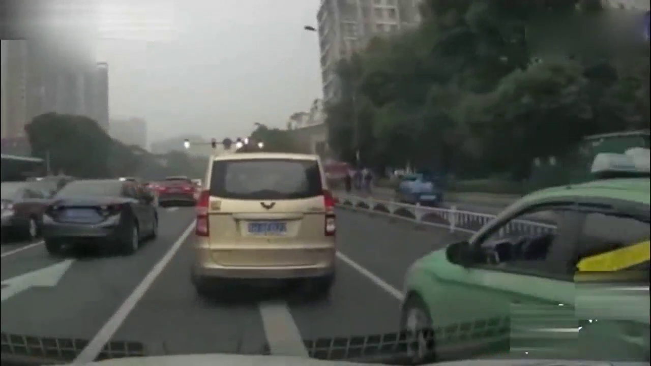 看完这个视频，你就知道为什么那么多人讨厌出租车