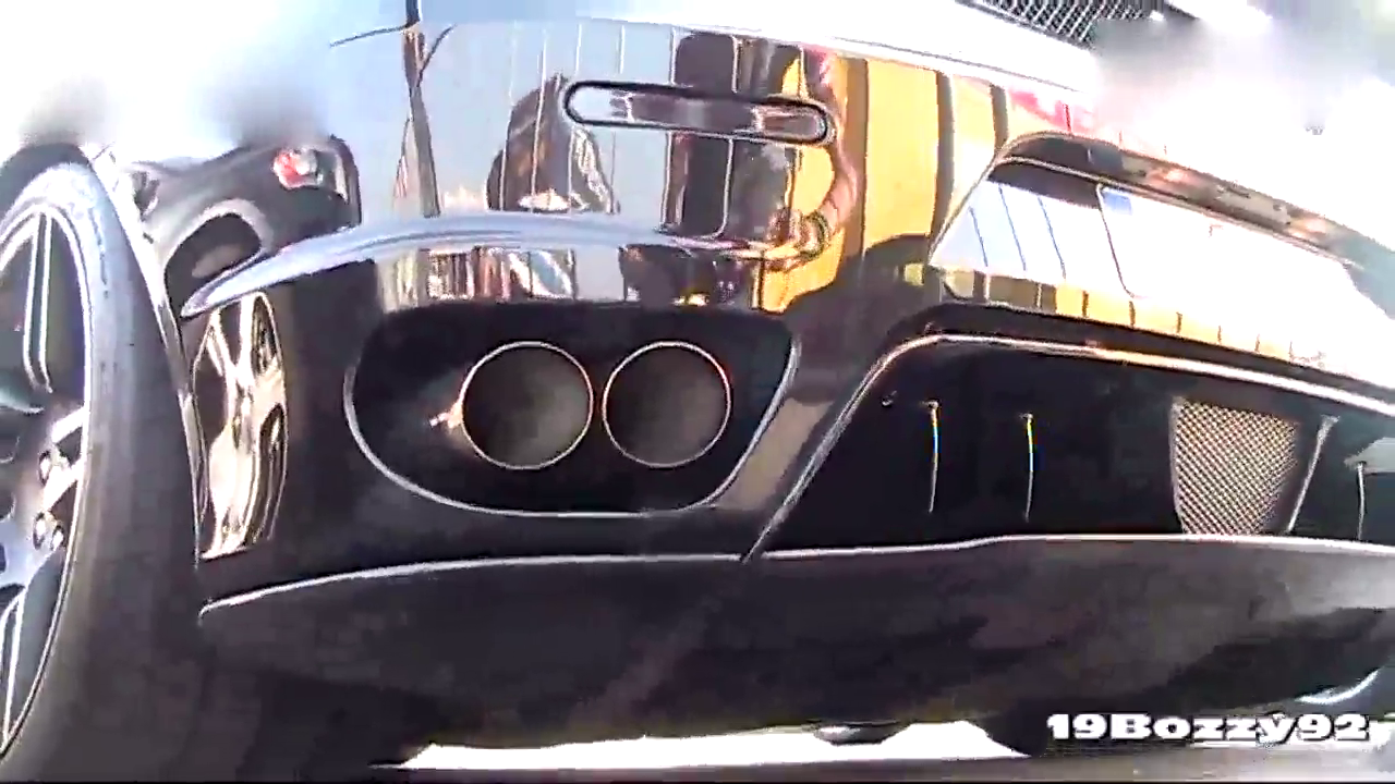 法拉利这款跑车的专场 外形拉风