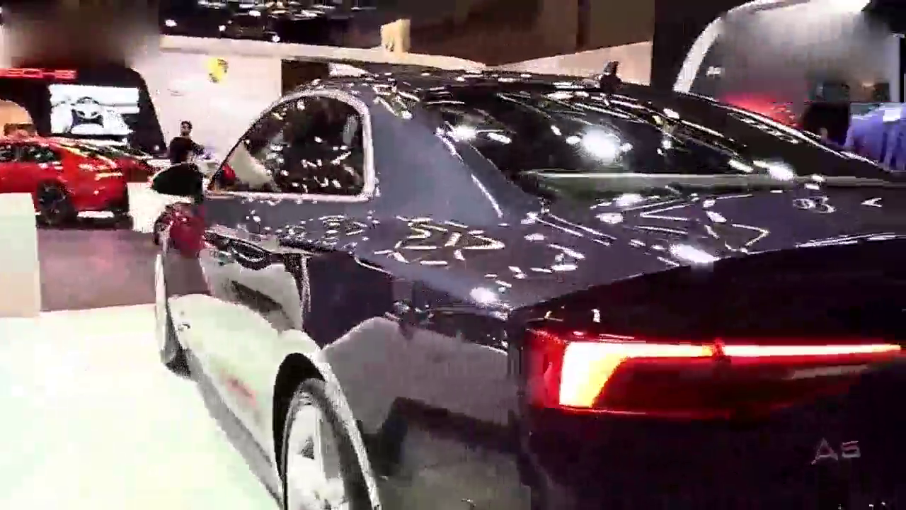 2018奥迪A5 TFSI豪华车内外实拍