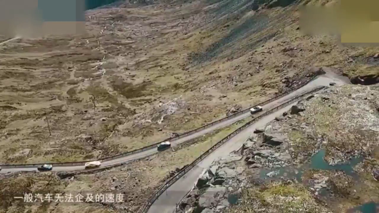 小伙开250万跑车去越野，结果尴尬了，越野还不如五菱宏光！