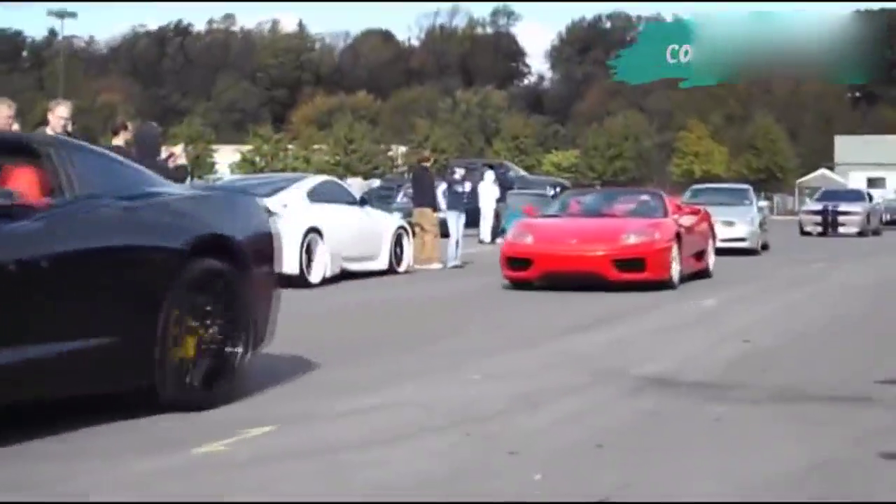 看着这么多跑车，路边的人做出了这种反应！