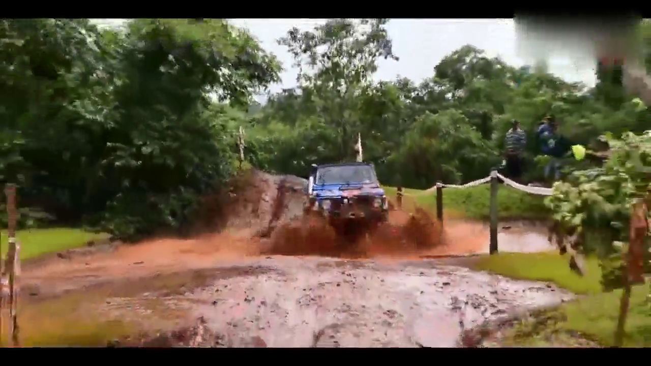 看完这台改装车测越野性能，才知道什么是真正的越野！