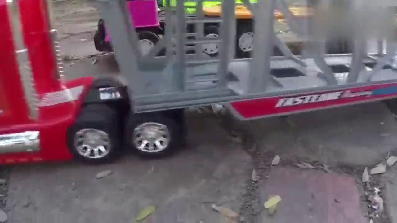 超级大卡车来运送超级跑车