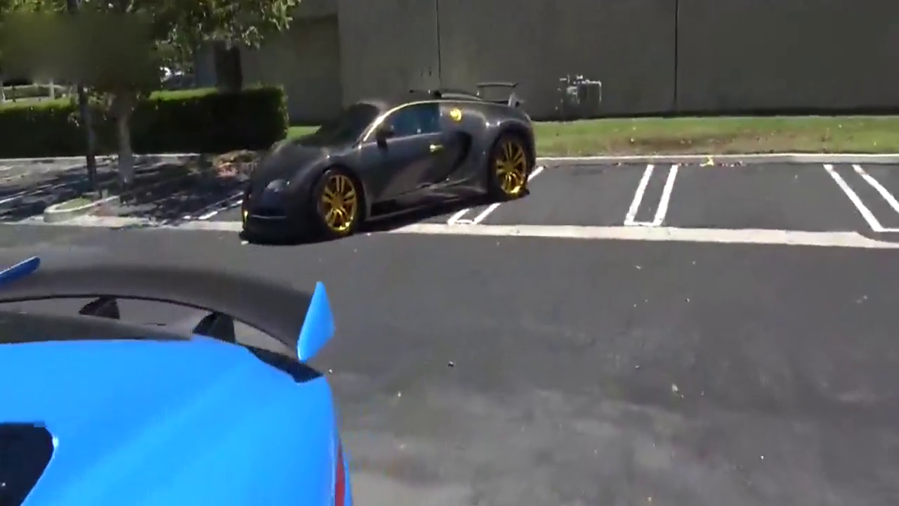 看完这2辆布加迪跑车，在瞧兰博基尼，瞬间感觉像“买菜车”!