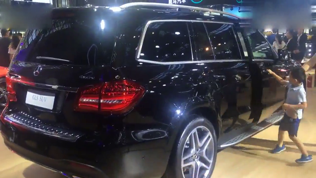 车展直击：奔驰最骄傲进口大七座，长5