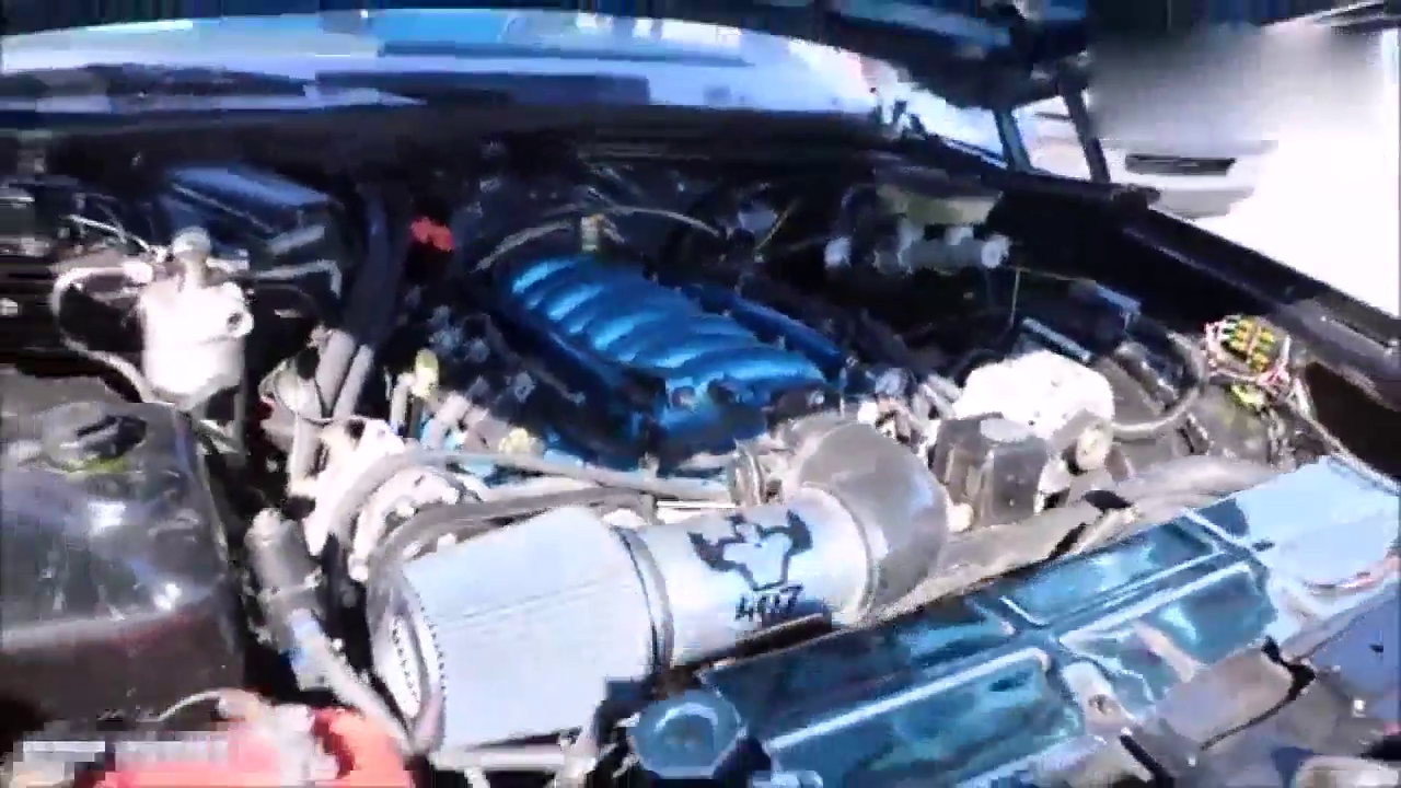 这辆雪弗莱老爷跑车经过改装后着实惊艳