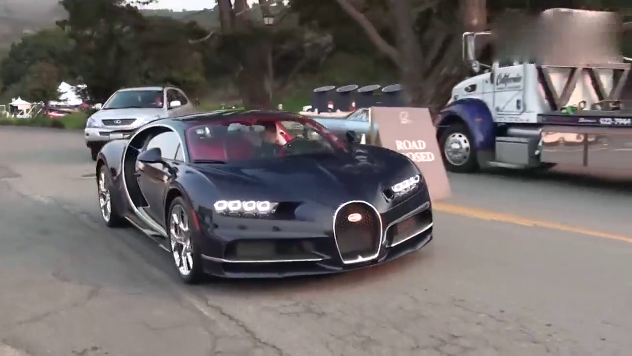 这辆布加迪跑车身上一股浓浓的奢华气息扑面而来