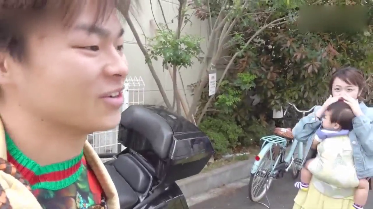 丈夫偷偷买了辆跑车，妻子知道价格后，脸色顿时不好看了！