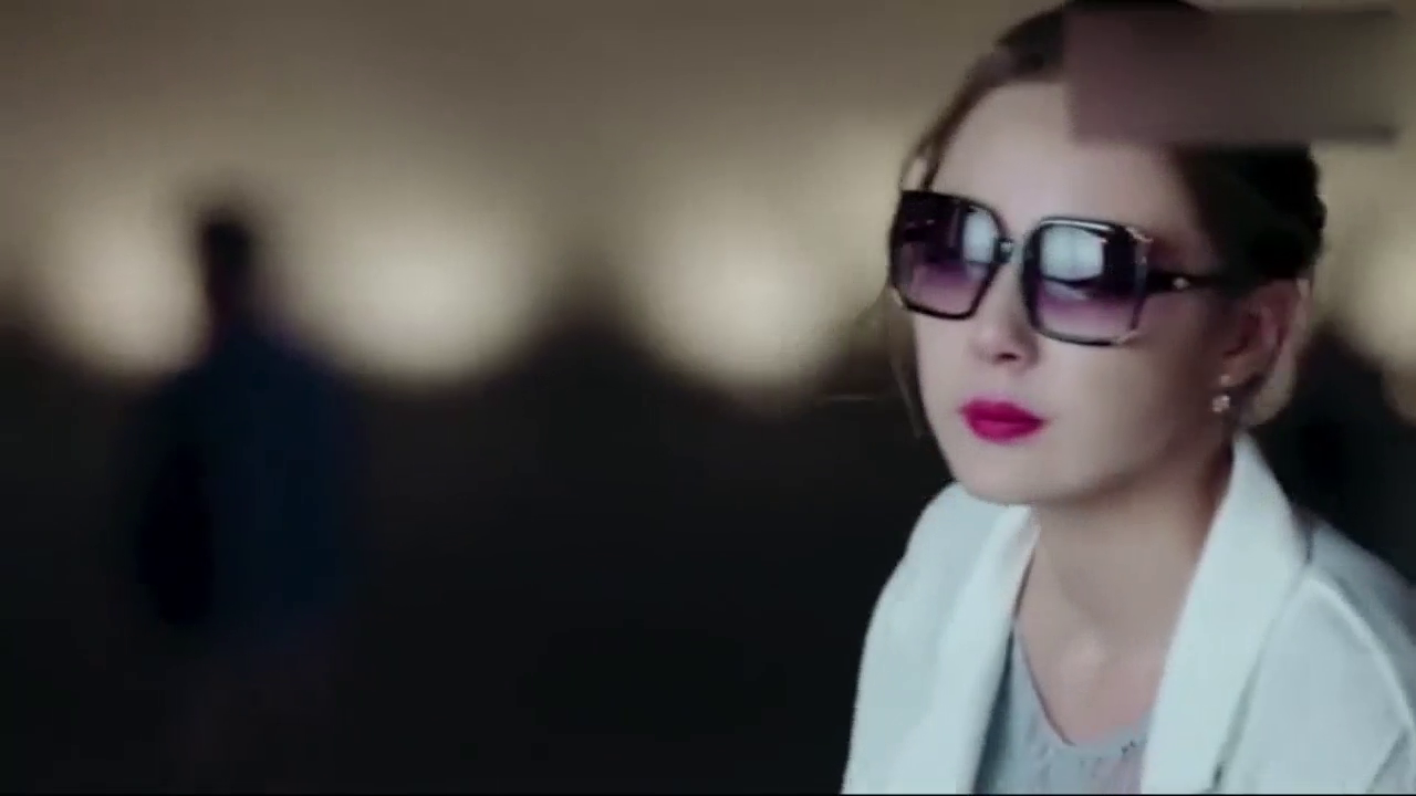 一个人如果穷得只剩下钱和跑车得多悲哀,让我来承受这悲哀吧