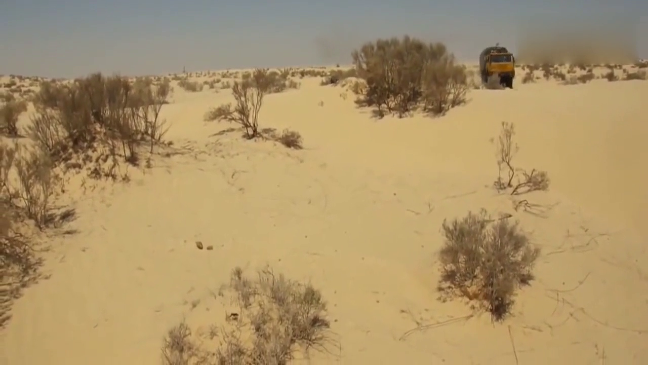 这种卡车是几轮驱动？通过性是真的强！