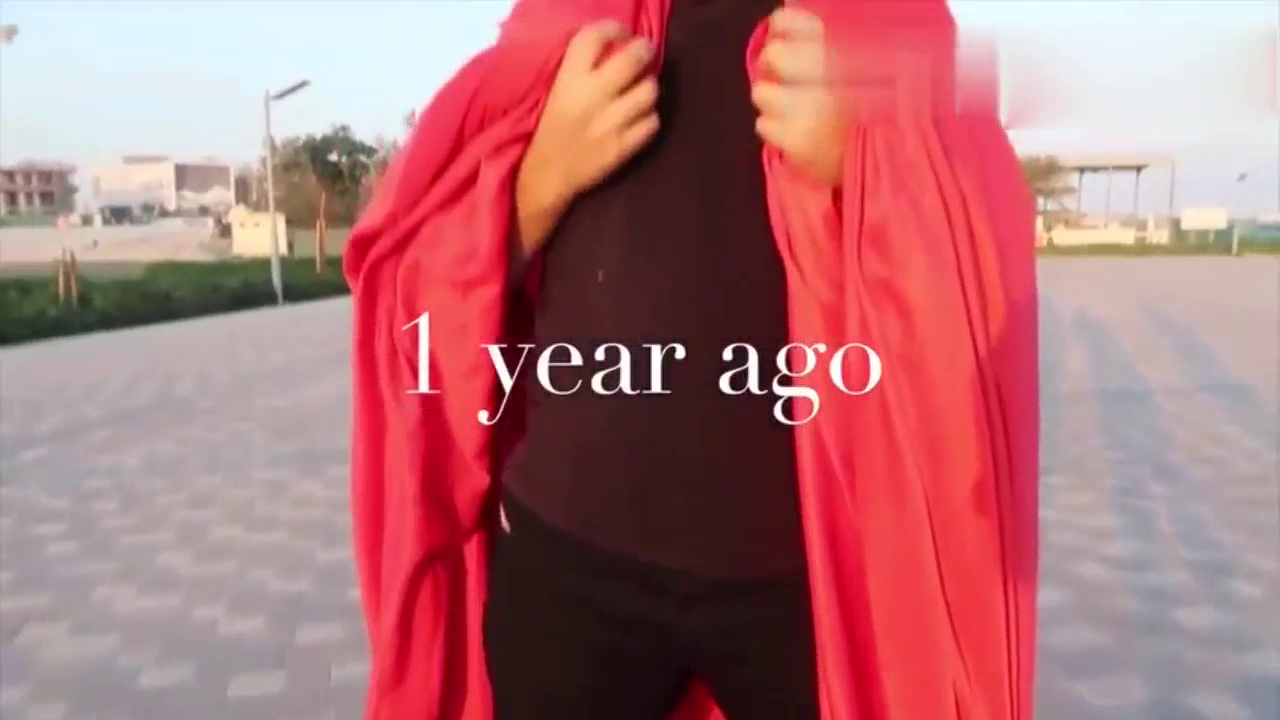 小伙800万买跑车送了一件披风 披上以后彻底蒙圈了