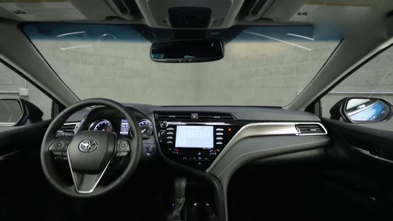 第八代丰田凯美瑞全解析，外观霸气内饰比肩豪华车！