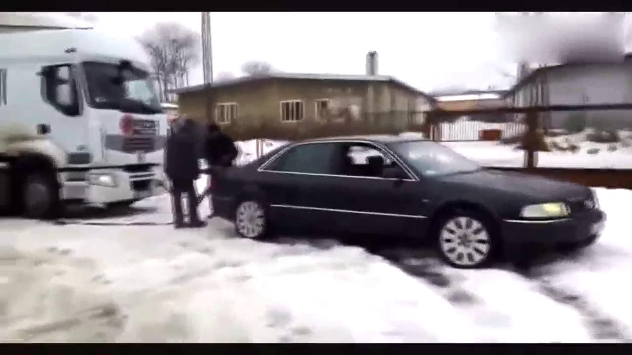 霸气侧漏！奥迪A8雪地救援大卡车，牛掰！
