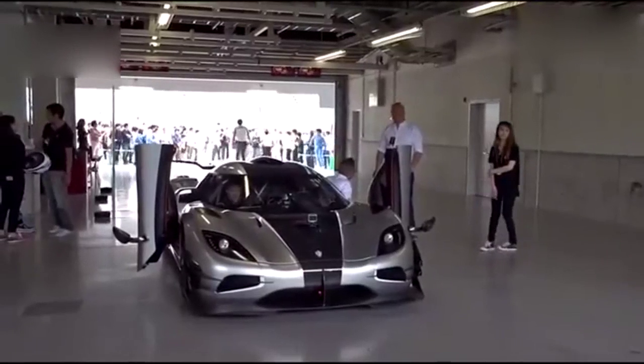 没有倒挡的跑车都是怎么倒车的,这下可真是尴尬了!